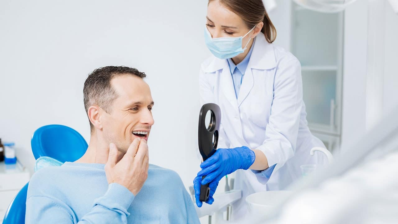 Signs You Need to Visit a Dentist Immediately
